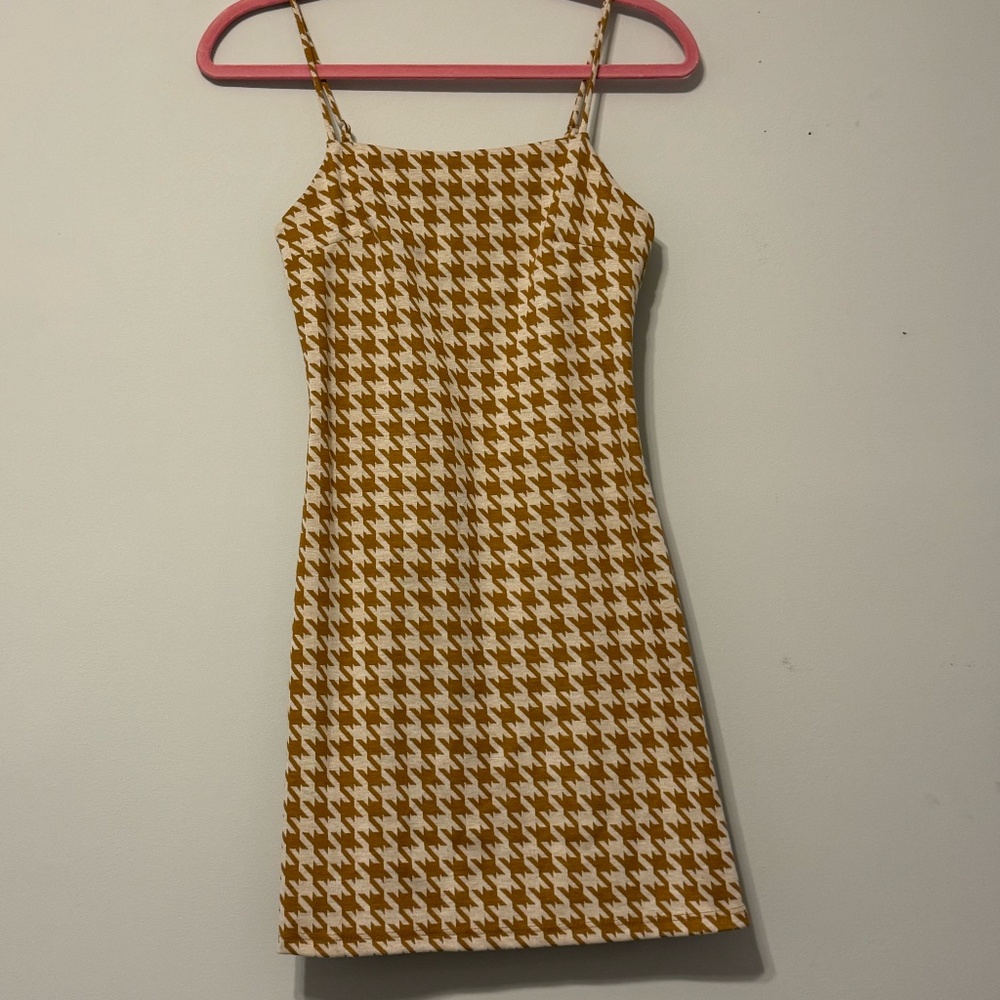 Altar’d State XS Chevron Camisole Dress – Off-White & Mustard, Adjustable Straps
